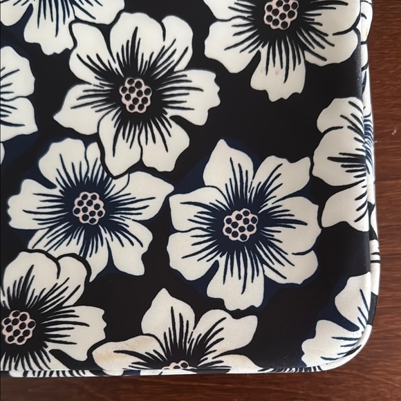 Kate Spade Black and White Floral Laptop Sleeve - Picture 6 of 16